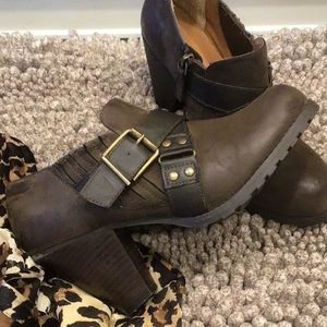 Very Cherry womens brown pumps booties